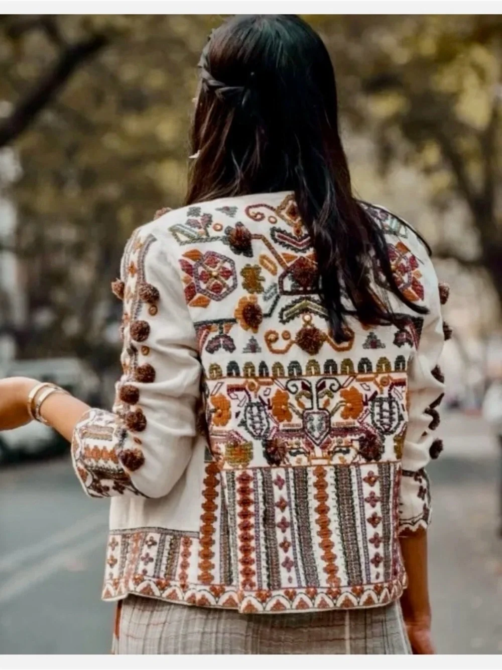 Zara Embroidered Ecru Jacket/Blazer with Brown Pom-Poms - Picture 3 of 8